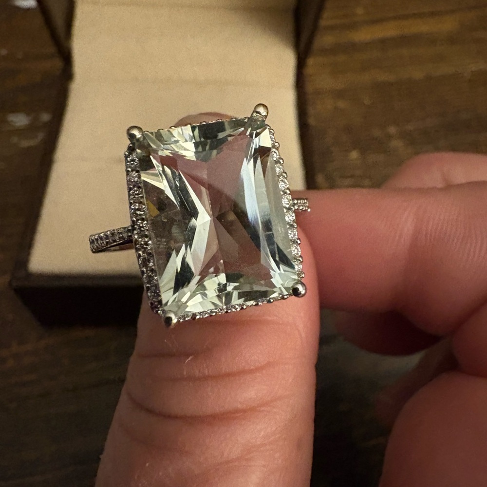 Elegant Silver Women's Ring